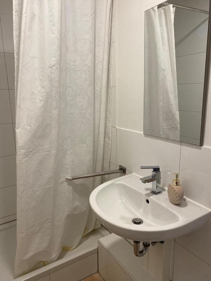 Ferienwohnung Monteurzimmer Karlsruhe Ngoại thất bức ảnh